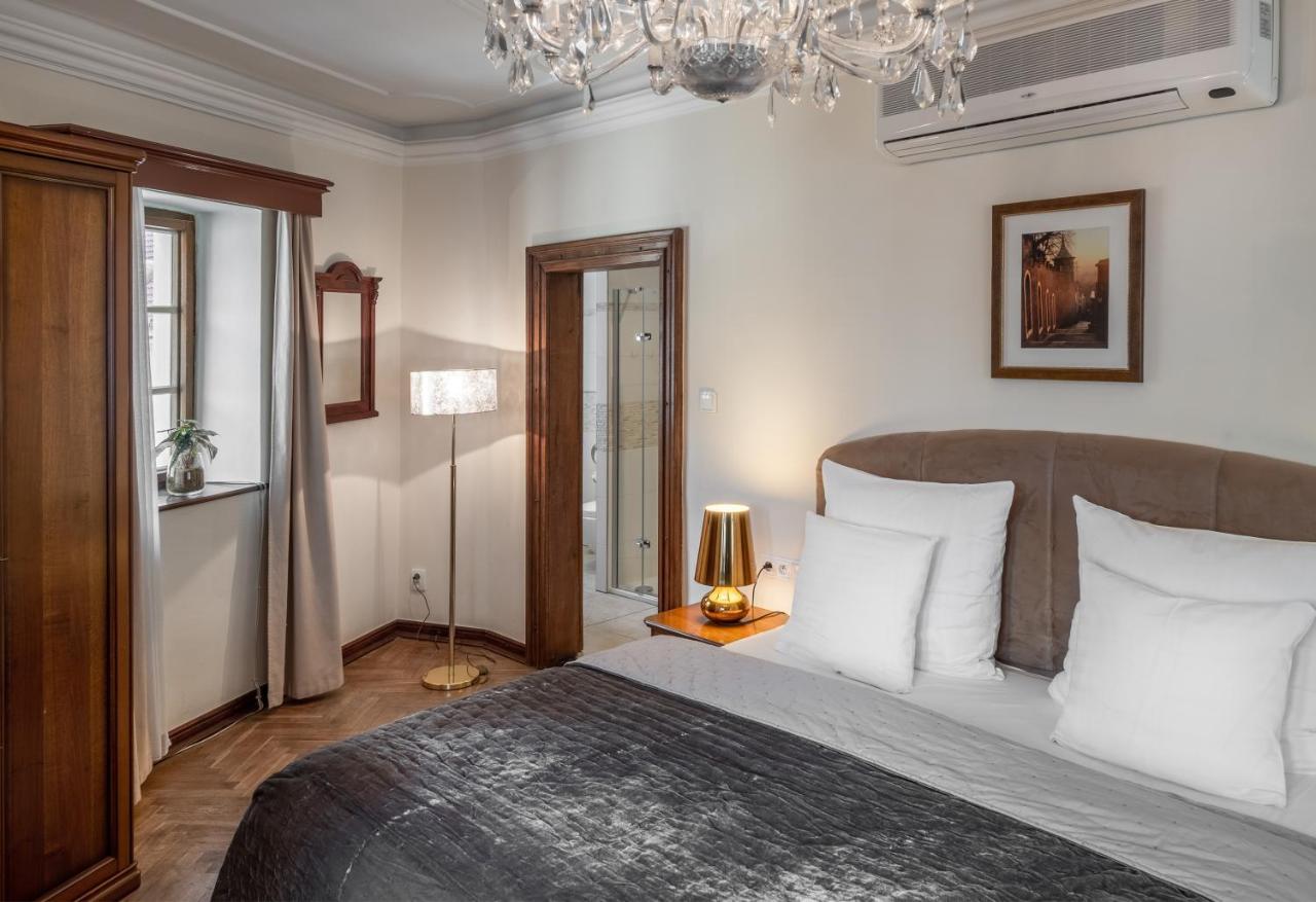 Hotel Aurus By Adrez Praha Bagian luar foto