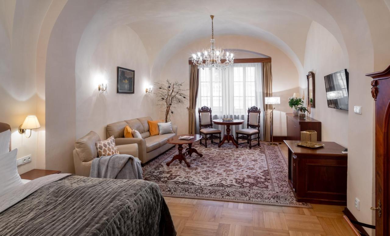 Hotel Aurus By Adrez Praha Bagian luar foto