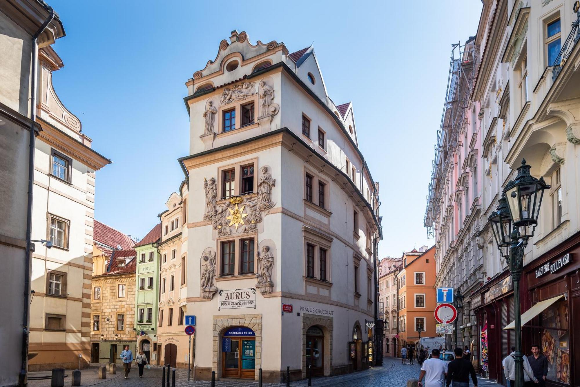Hotel Aurus By Adrez Praha Bagian luar foto